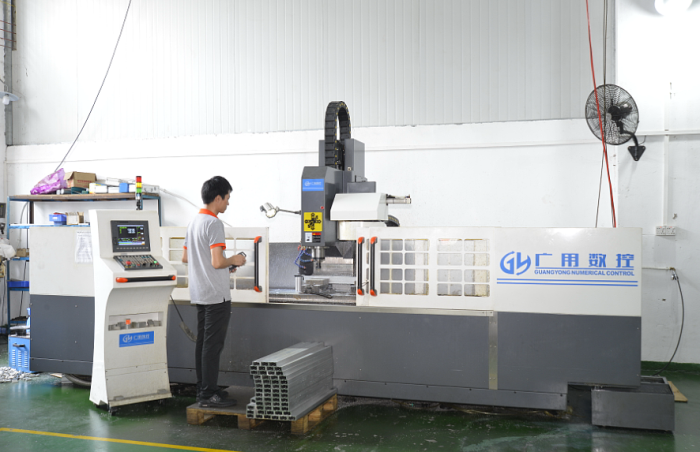 加工設(shè)備CNC